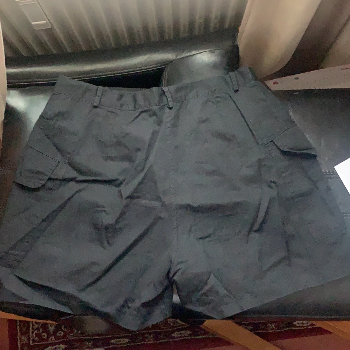 Svarta cargo shorts - 91