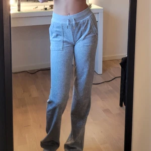 Juicy Couture Grå - Funderar på att typ byta de här mot en annan färg. Jag tänker alltså inte sälja utan byta isåfall