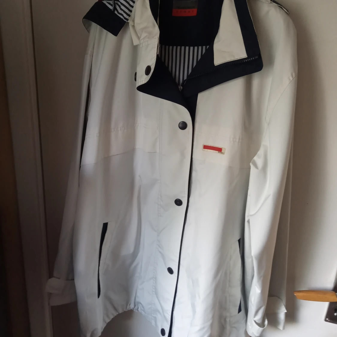  Vit sommarjacka med luva stl 44/46 - 90