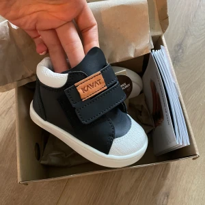 Kavat kängor - Oanvända kavatkängor i stl 19