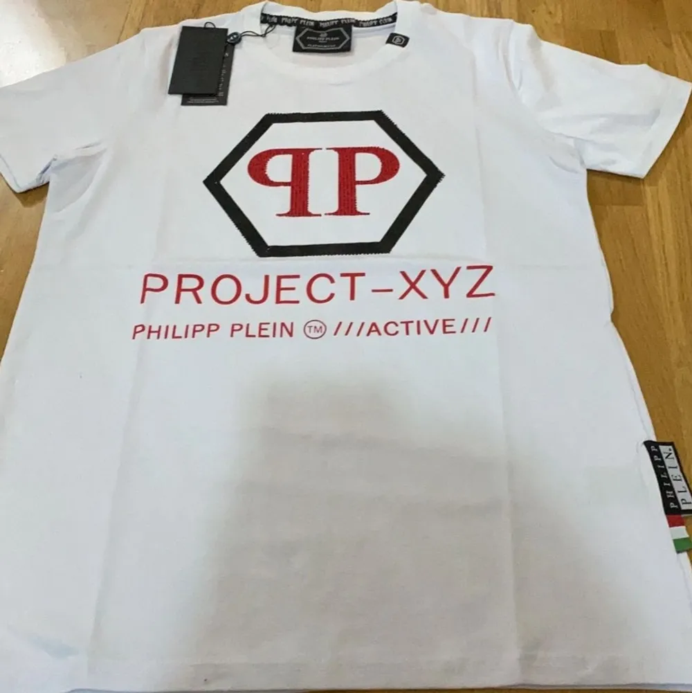 Fake Philip plein large , jävligt bra kvalité . AA + kopia .. T-paidat.