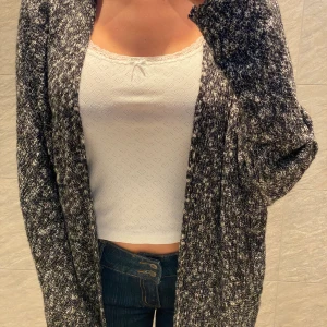 Kofta  - Stickad kofta brandy Melville nyskick 