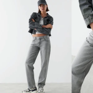 Gina jeans - Slutsålda gråa lowwaist jeans från Gina, säljer pågrund av att jag inte tycker de passar mig längre. Lite slitna längs ner därav priset🤍
