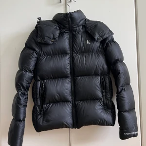 Vinter jacka -  Calvin Klein vinterjacka i bra skick!❣️ Köp direkt 1500