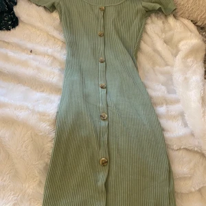 Klänning - Fin, använd ett fåtal gånger. Storlek xs/34