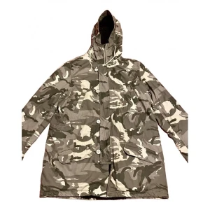 Scorpion Bay Parka - Selling scorpion bay camo parka 9/10, wore them no more than 5 times Size XXL, but will fit much better on L-XL For measurements and additional photos text me Half of the funds go to help Ukraine🇺🇦 🇸🇪