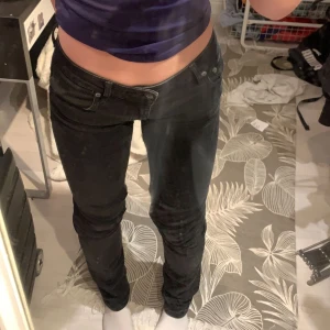 Lågmidjade crocker jeans - Säljer dessa jättefina lågmidjade jeans från crocker då dom inte kommer till användning💗
