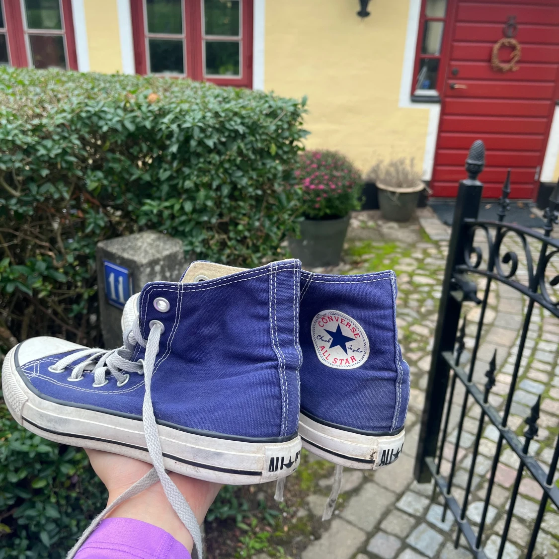 Blåa converse - 90
