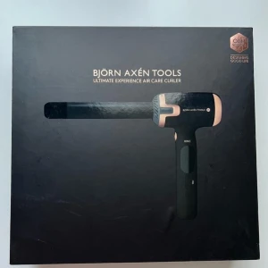 OBH Nordica Hair Curler - Premium locktång med Air Fresh Flow-teknik & Care-läge  Skonsam med Air Fresh Flow-teknik Vårdande Care-inställning  Helt ny, oöpnad Pris på butik 1490  