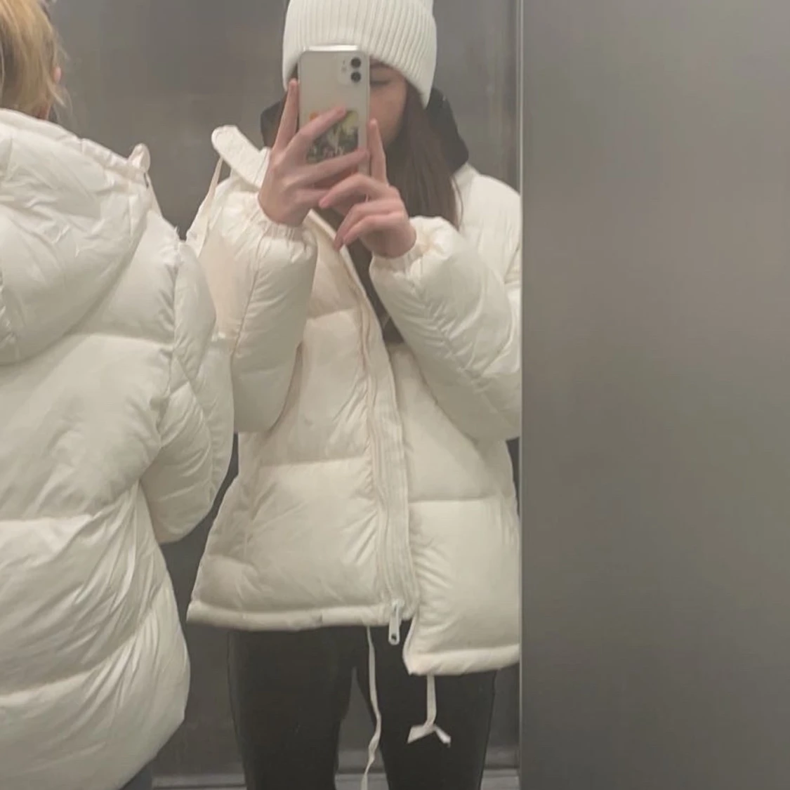 Vit hm vinterjacka i stl xs men är lite oversized. - 91