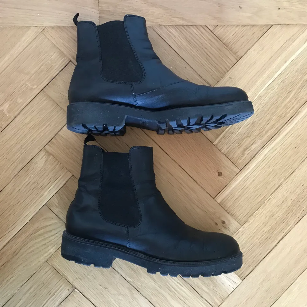 Klassiska boots i läder från Vagabond. Bra skick. Storlek 41. Jag kan mötas upp i Malmö eller Lund eller skicka! . Skor.