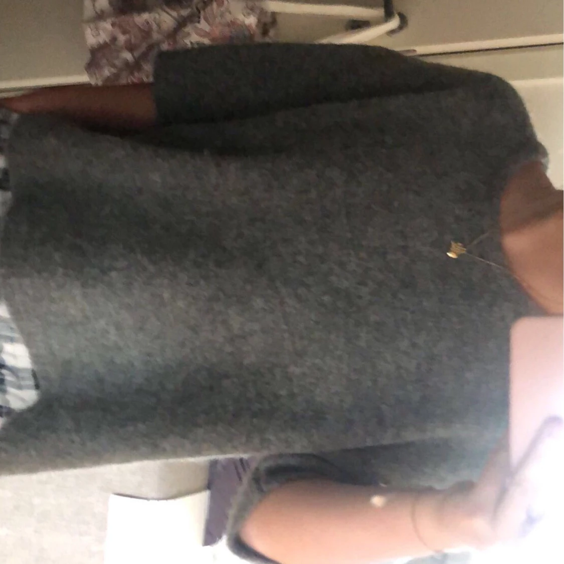 Grå stickad tshirt - 90