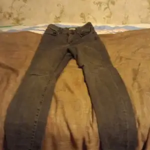 Svarta jeans som jag har köpt på lindex 