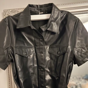 Skinnklänning storlek S - Använd en gång, har inte användning för den längre. 