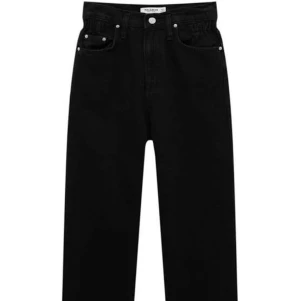 Pull and beat jeans  - Knappt använda jeans, tyvärr för små för mig. Rak modell. Strl 38 men sitter snarare som 36.  Bud om fler är intresserade 💓