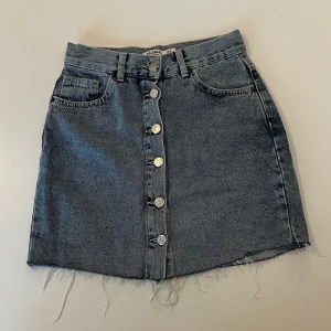 jeans kjol - Jättefin jeans kjol S men passar som xs
