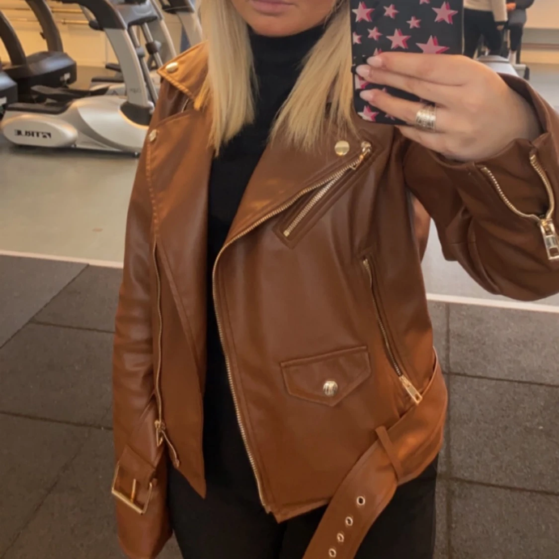 En brun skinnjacka från zara i Storlek s - 90