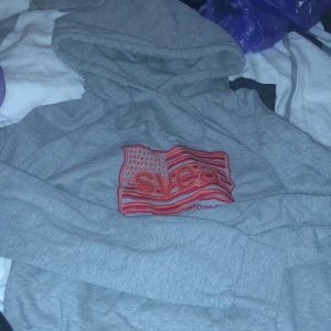 Small - Har typ aldrig använt men den är varm å skön sitter bra på mig som har xs skriv för mer bilder/info pris kan diskuteras💕