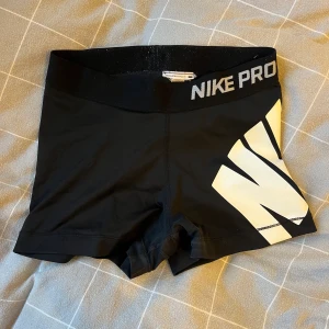Nike PRO  - fina Nike PRO tights. (Frakt tillkommer) 💗💗💗