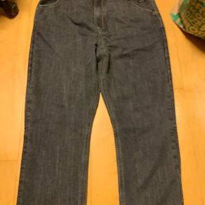 Baggy jeans  - Riktigt snygga  baggy Jeans, märket kam, storleken 44/32. Ser sjukt bra ut i bälte! 
