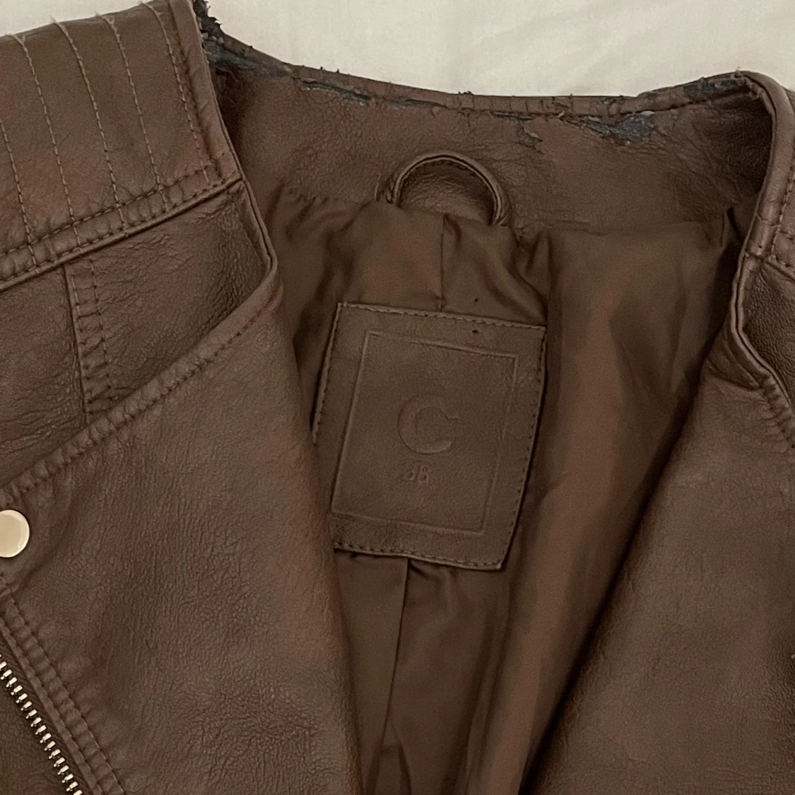 Brun skinnjacka  - 91