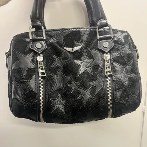 Sunny bag  -  Fin väska, bra skick. Limited edition