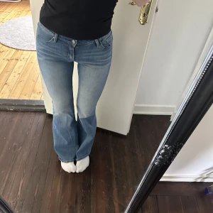 Crocker jeans! - Säljer då jag tkr de är för små för mig! Är 170 och de sitter bra i längden på mig❤️ passar nog kortare och lite längre med