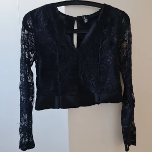 Fin spets blus - Fin svart blus i spets 