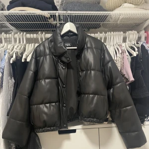 Zara jacka  - Jacka från zara i storlek Xs använt 5-10 gånger ❤️