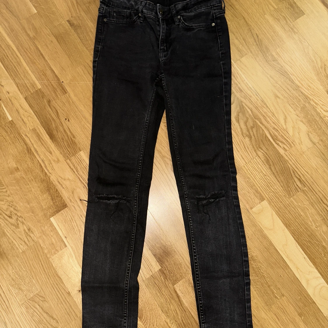 Calvin Klein ripped svarta jeans stl XS