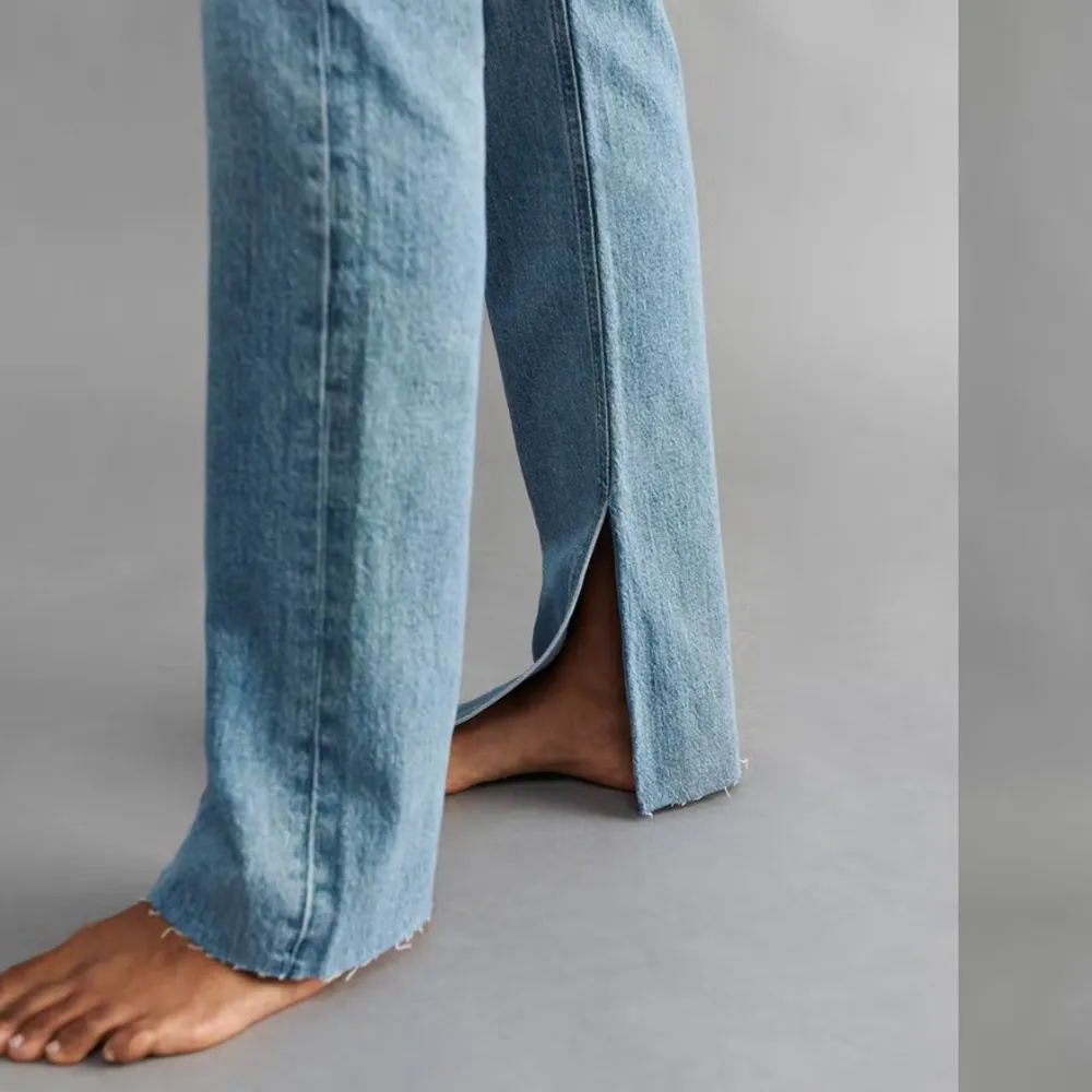 Nya jeans med prislappen kvar från Gina Tricot. Nypris är 499kr. Slutsålda idag. . Jeans & Byxor.