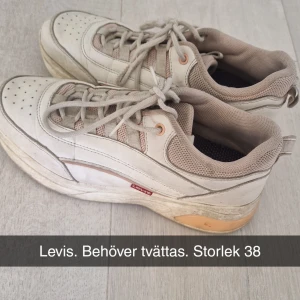 Skor - Behöver tvättas 