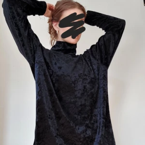 Velourtröja - Skön tröja i velour. Oversize. Polokrage