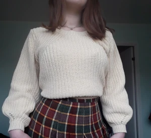 Stickat tröja från Lindex  - Gul stickat tröja från Lindex som inte längre kommer till användning ♡ köparen står för frakt