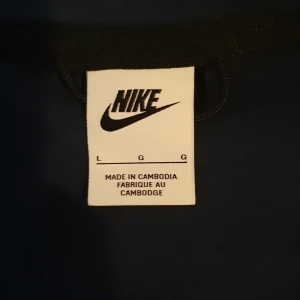 Nike tech fleece  - Blå nike tech fleece storlek (L) oanvänd 