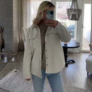 Kappa - Snygg kappa i nyskick, använd enstaka gånger