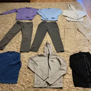5 tröjor 1 skjorta 3 byxor Allt i paketet - 800kr Vid intresse om enstaka plagg är det bara att kontakta mig för pris o storlekar.