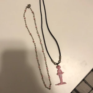2st halsband - Rosa pantern och rosa pärlor