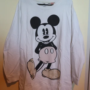 Långärmad tröja Disney  - Långärmad vit tröja med Disney tryck