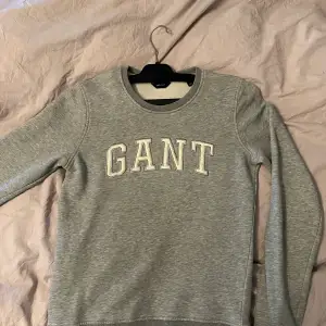 Gant tröja som är för liten på mig, använd sparsamt alltså inga defekter. Köpt i butik Skriv för mer bilder☺️