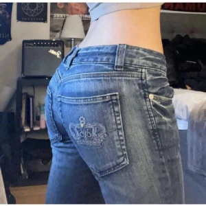 Victoria Beckham Jeans - passade tyvärr inte mig så kan inte visa några mer bilder på förutom bilder som den gamla ägaren har tagit. har själv inte haft på mig dem förutom att prova men som sagt är de köpta på plick. 