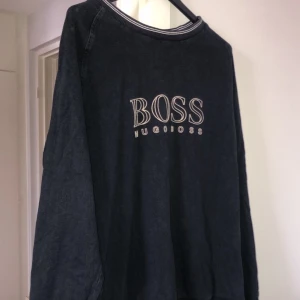 Hugo Boss - Hugo boss tröja äkta, jätte skön att ha på sig 