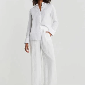 Linnebyxor - Säljer dessa vita linnebyxor från Gina Tricot från förra året, nypris 359kr💗 köparen står för frakten