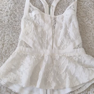 Linne/Blus - Ett fint vitt linne/blus🙂