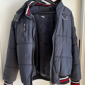 Jacka tommy hilfiger - Jacka storlek S. 
