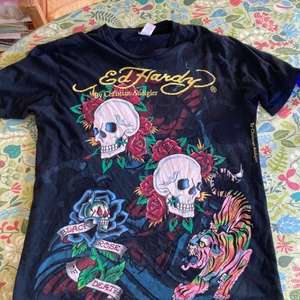 Ed Hardy tshirt - Äkta och jävligt fet. 