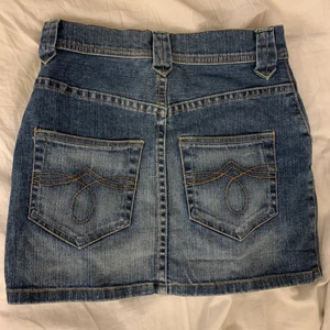 miniskirt  - så söt mini skirt i storlek 32 men ganska liten i storleken ❣️ DEN FINNS FRF KVAR - 23/7!! 