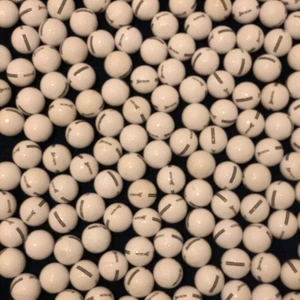 Srixon golfbollar - 200 st för 200 kr. Rangebollar som man kan spela med om man är på landet eller har ett stort fält och vill träna på att skjuta golfbollar.