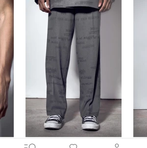 Jaded london  - Storlek 28, jättebra kvalité, bara inte passade som jag tänkt men egentligen väldigt smickrande. Det var för krångligt att skicka tillbaka och stressigt så jag hann inte men det är helt i nyskick.