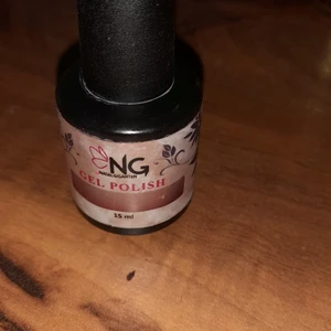 Gel polish - En gel polish har bara använt den en till två gånger,grå